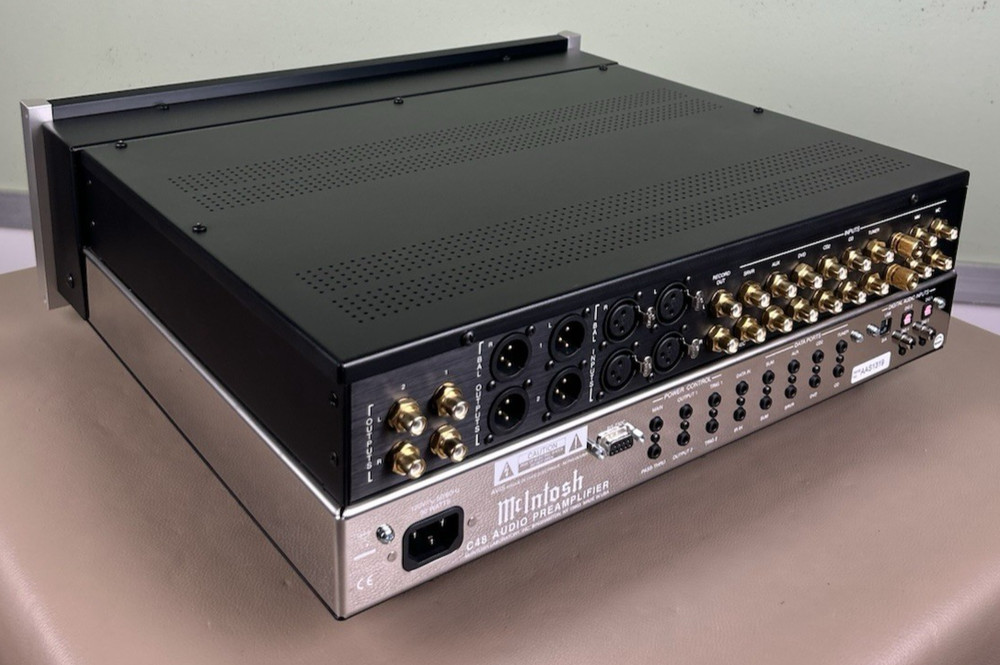 MCINTOSH C48 STEREO PREAMPLIFIER BOX NICE