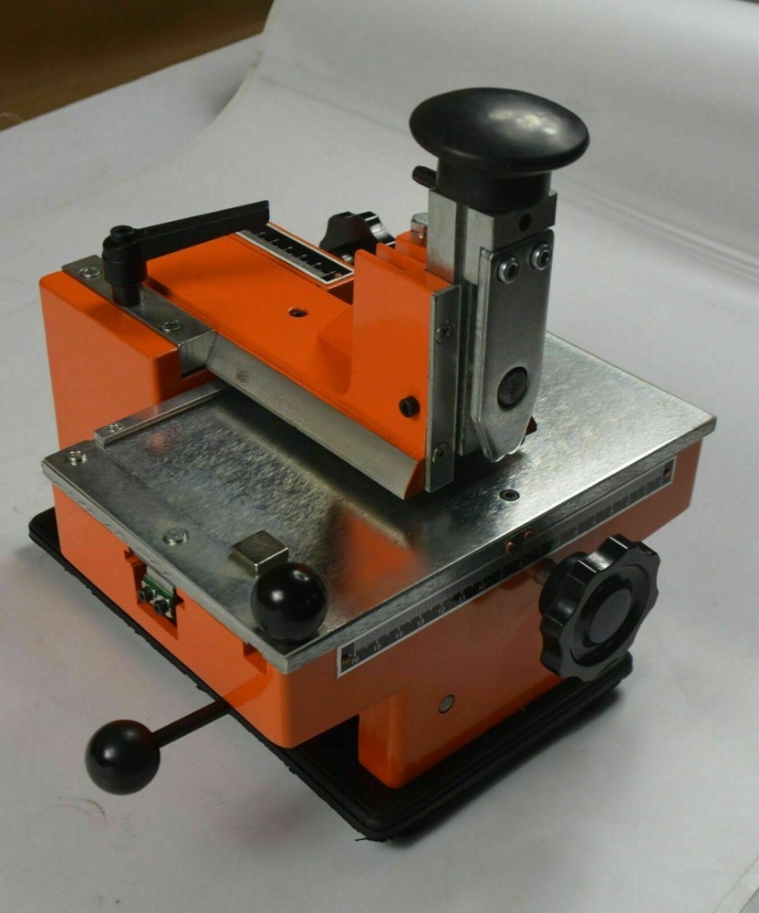 TECHTONGDA 1 PC 4mm Semi-automatic Plate Embossing Machine Metal Marking Machine