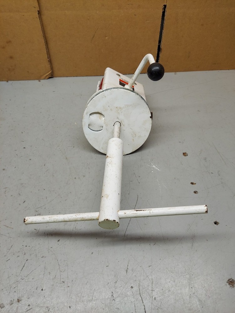 Blackburn Bike Work Bench Self Centering Jaws