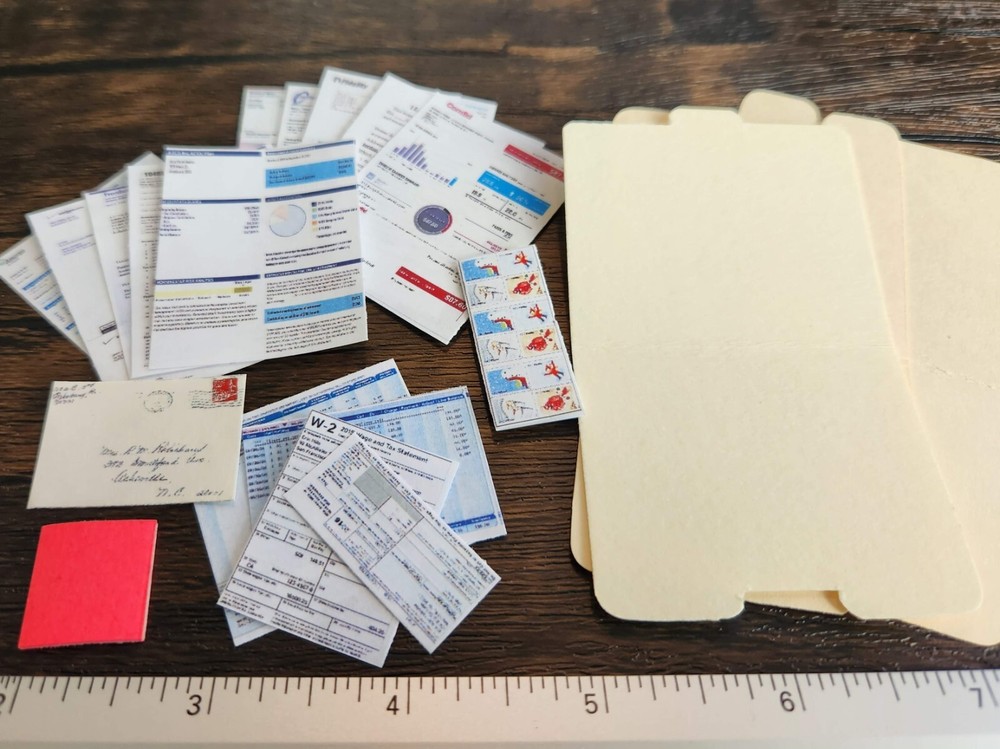 1/6 Scale Miniature Office Set 2 - 3 File Folders, 14 Documents, 1 Sticky Notes