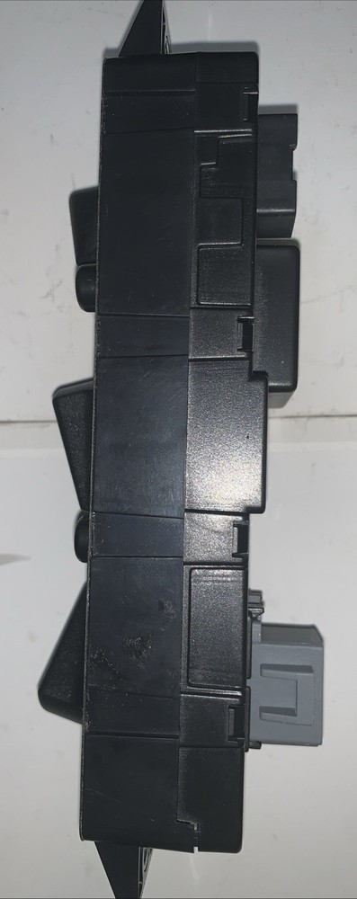 TEMPERATURE CONTROL UNIT P/N 29RD324AM. Unbranded