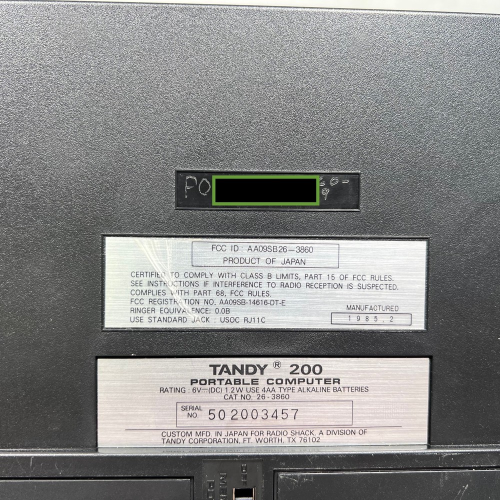 Tandy 200 Portable Computer, Power Adapter, Case, Book, Owner's Manuals WORKING