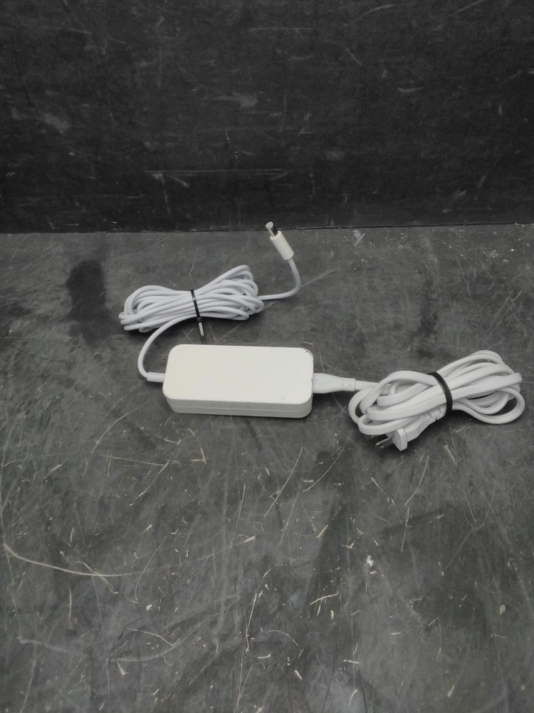 Apple Power Adapter Model No: A1202 (36.5-279-10.5)