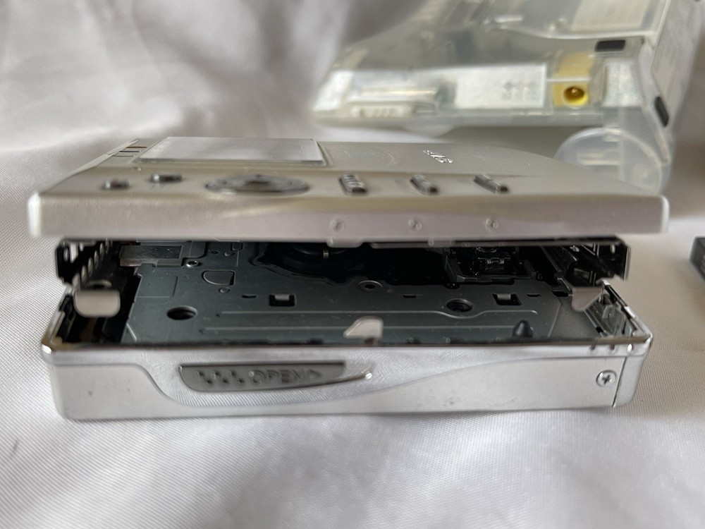 SHARP MD-MT877 MD PORTABLE DIGITAL RECORDER Tested Works