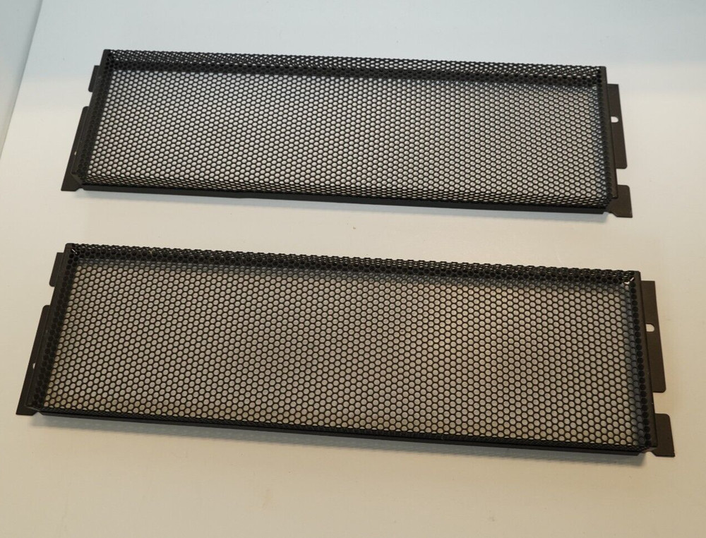 Middle Atlantic Products S3 3U vented security panel