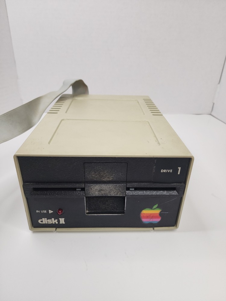 Vintage Apple IIe A2S2064 Computer w/ 2 Disk Drives Powers On