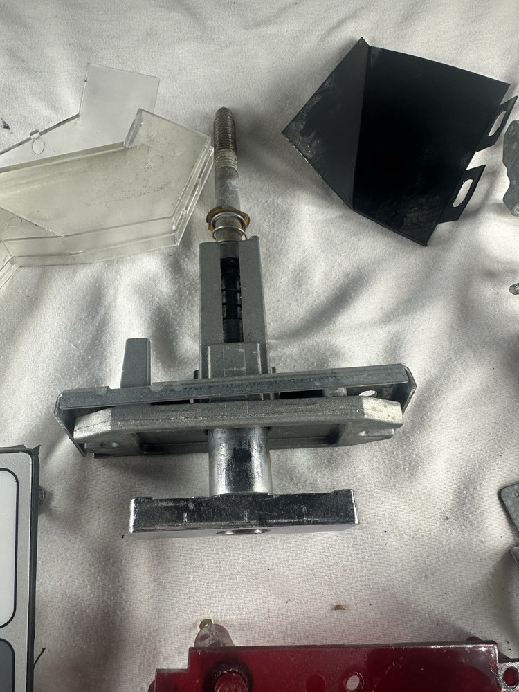 DIXIE NARCO 368 SODA VENDING MACHINE COIN INSERT BEZEL ASSEMBLY COMPLETE