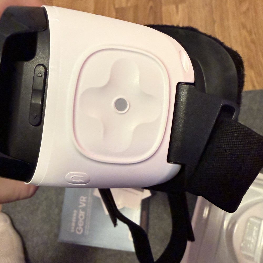 Samsung Gear VR Oculus 2015 Virtual Reality Headset for Note5/ S6/ S7/ Edge
