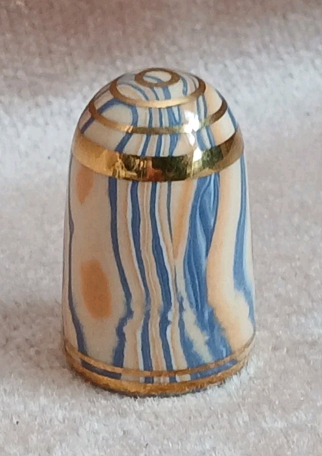 BOUCHER ORIGINAL AGATEWARE THIMBLE No 14 U2S2