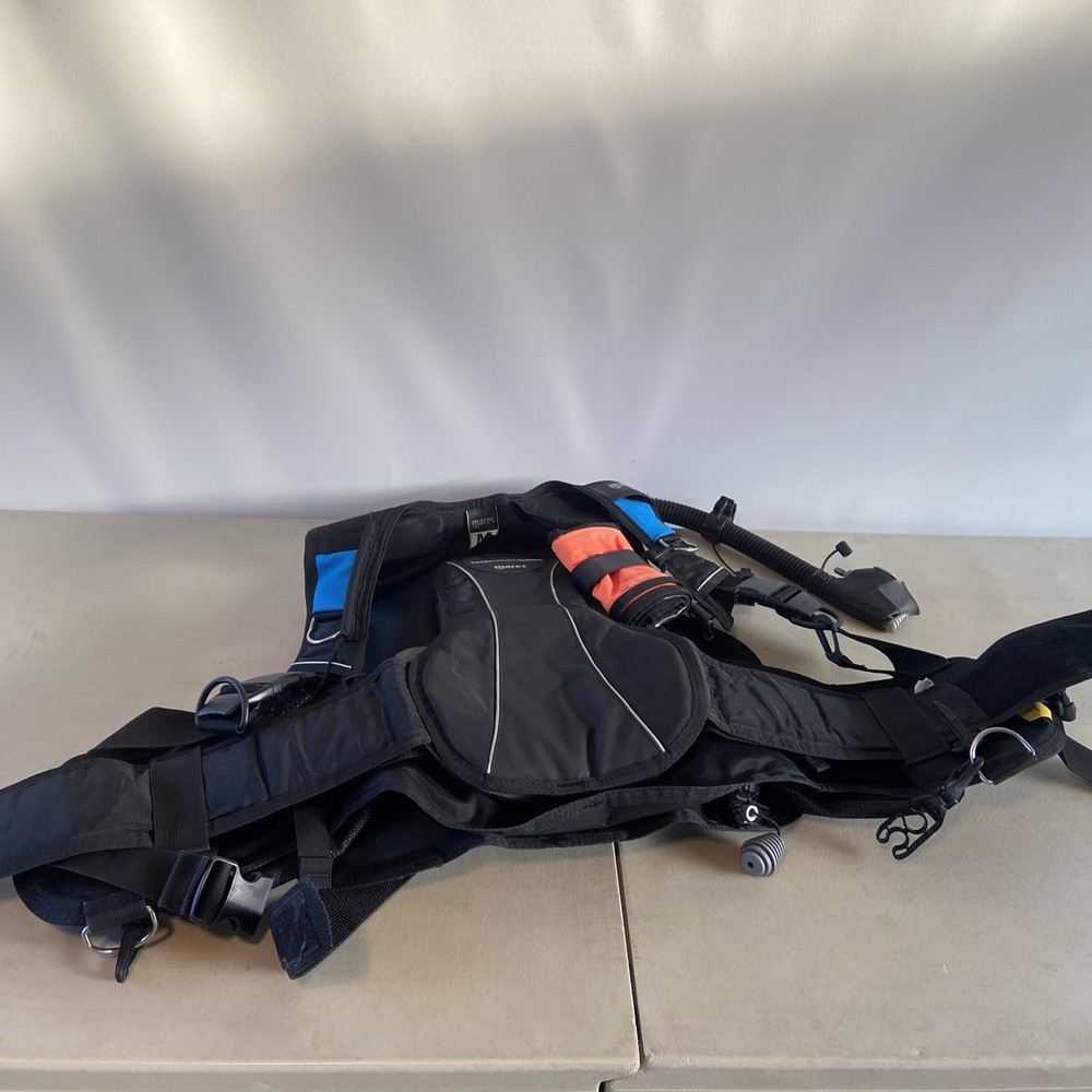 Mares Ariel Diving Vest Size Medium.
