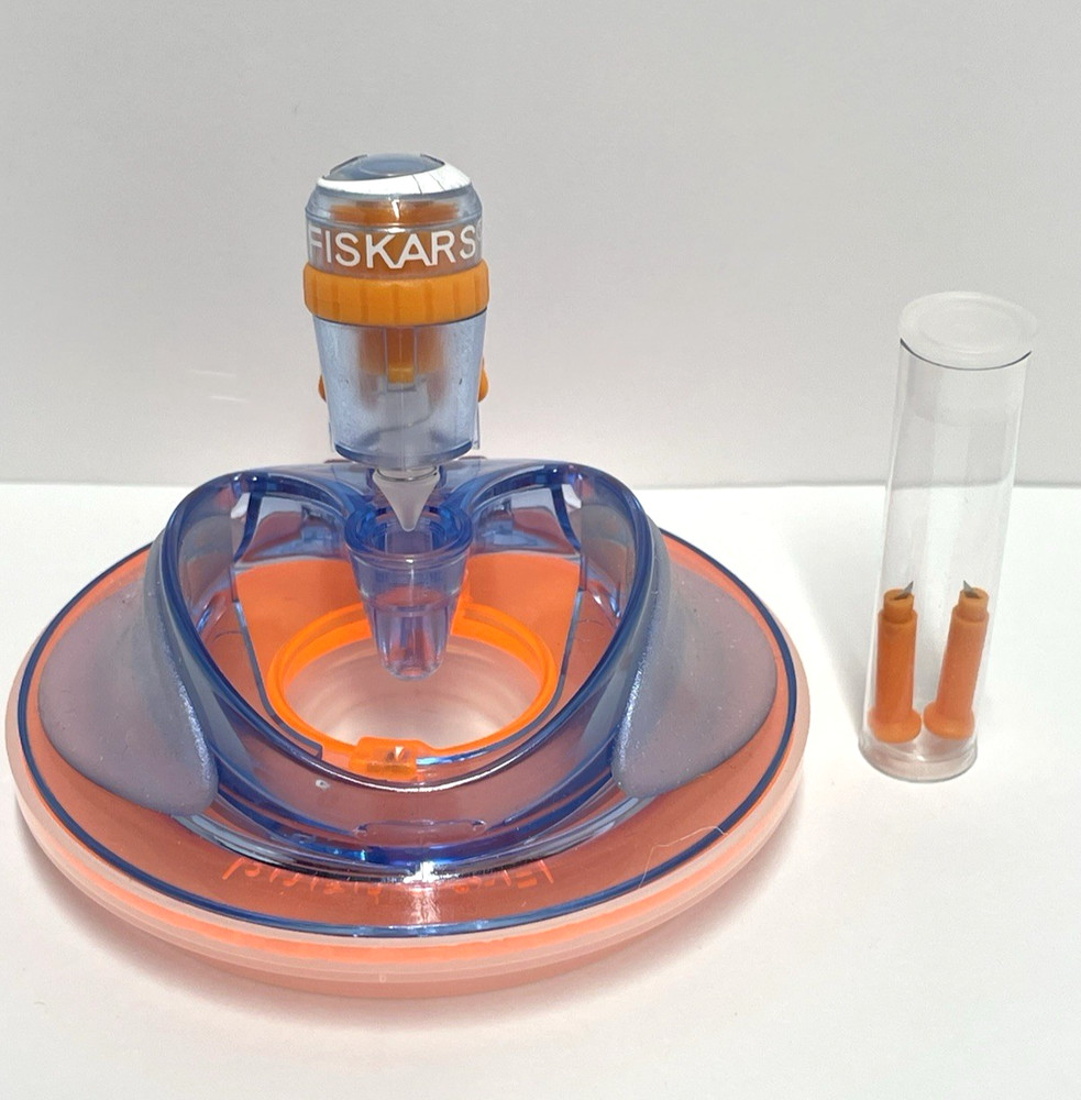 Fiskars Shape Cutter Shape-Cutting Tool 2 NEW Blades  ShapeCutter