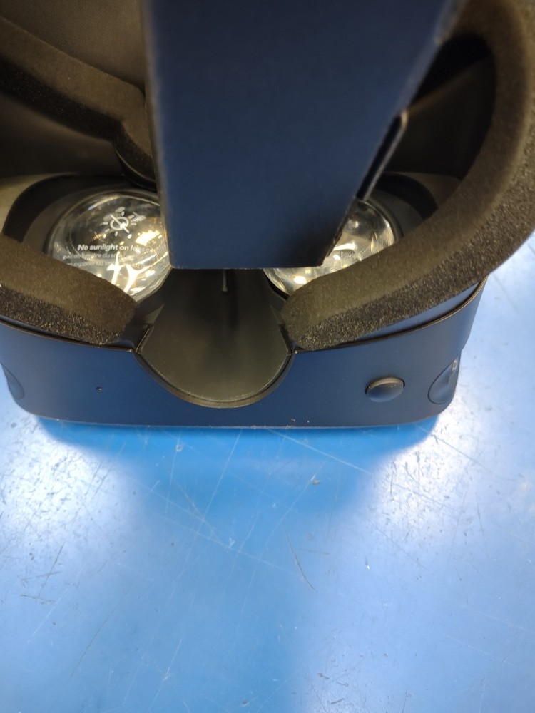 Oculus Rift S VR Headset with Controllers