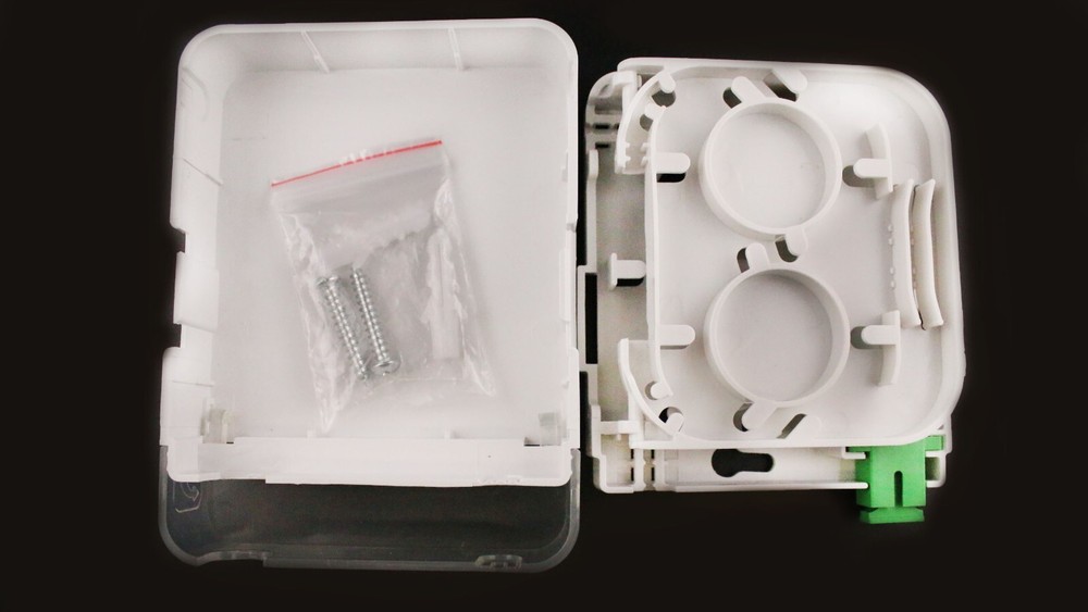 Fiber Optic wallplate loaded with SC/APC Adapter