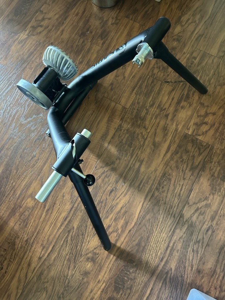 Saris Fluid Trainer - New, No Box, Never Used