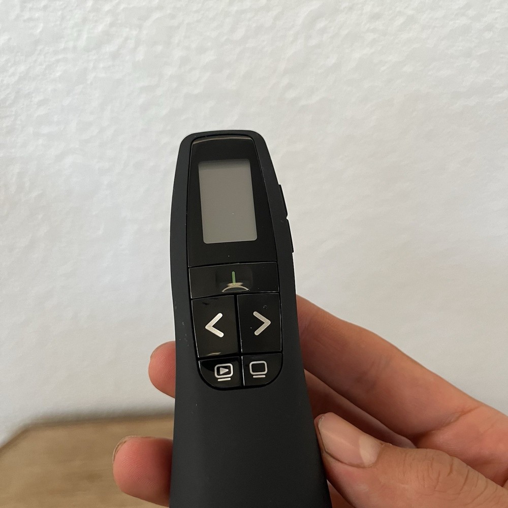 Logitech Wireless Presenter R800 With Laser Pointer
