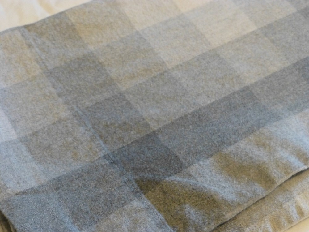 Gray Checked Flannel Pillowcase Portugal