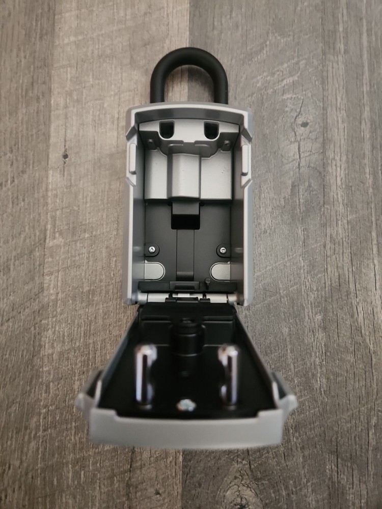 Master Lock 5440 Portable Bluetooth Key Pad Safe Lock Box