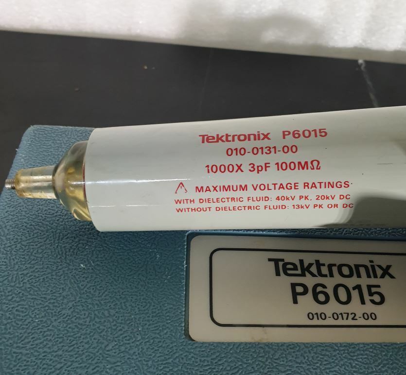 Tektronix P6015