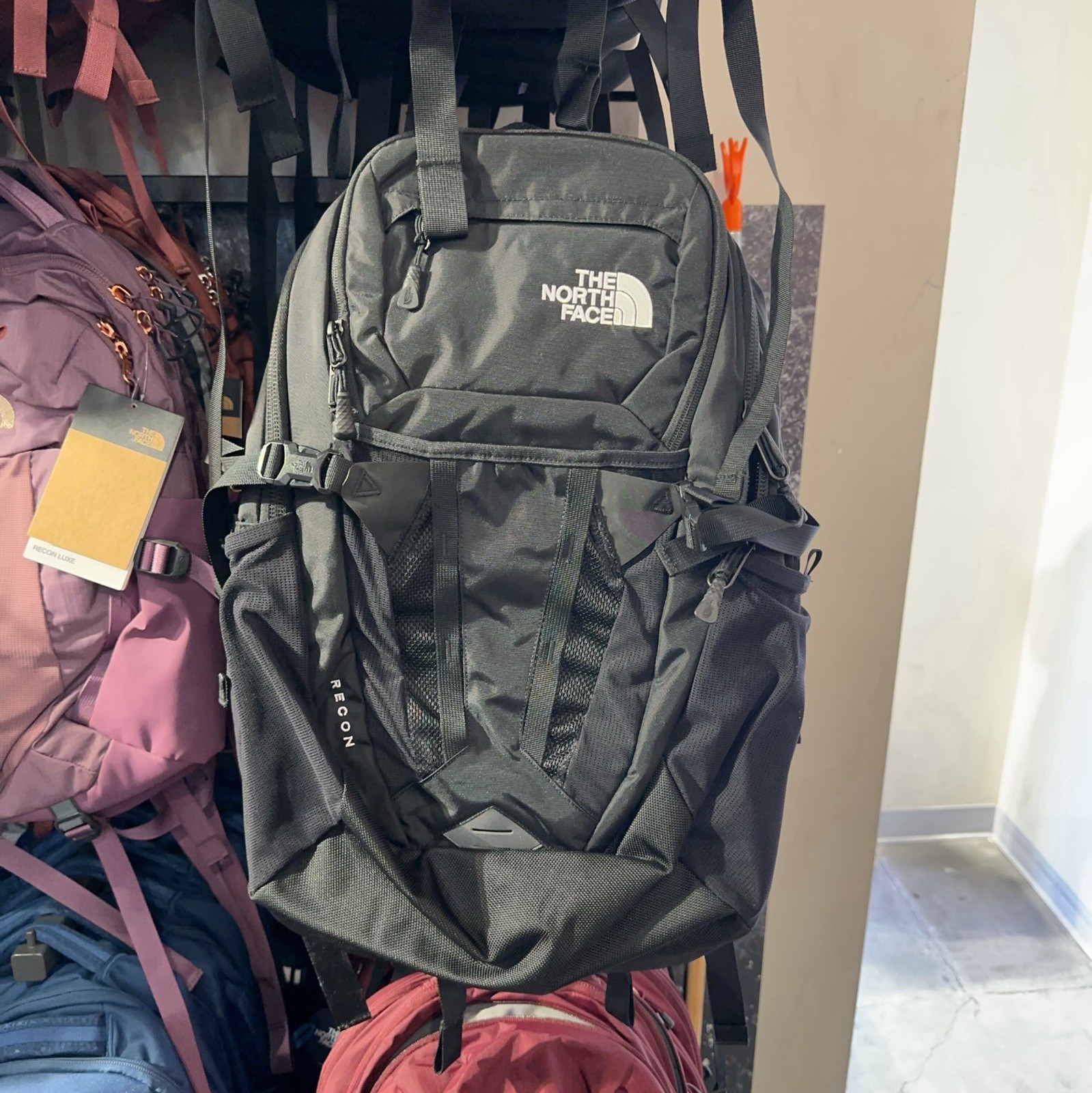 The North Face Recon Unisex Hiking And School Laptop Backpack Black 30 Liter