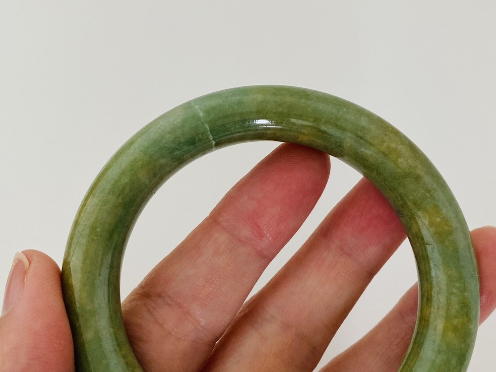 Natural Jadeite Round-form Bangle 70g.