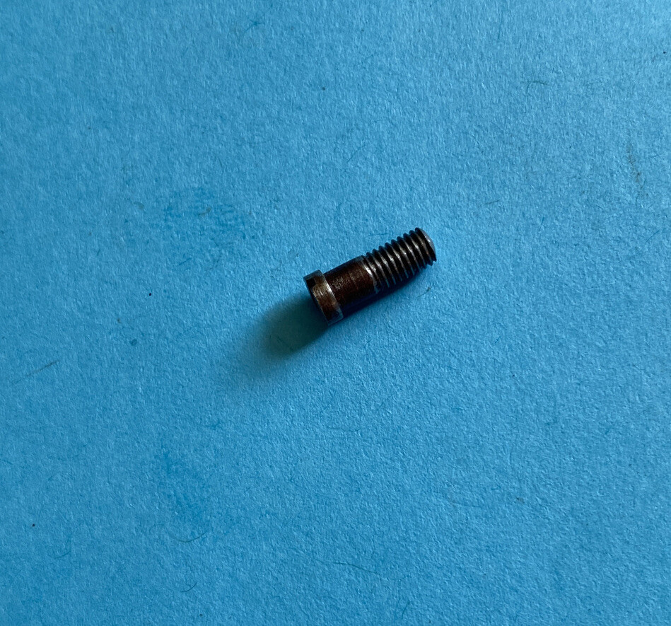 *NOS* 1402-SINGER-SCREW-FOR SEWING MACHINE*