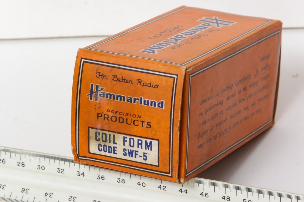 Hammarlund SWF-5 plug-in coil form, 1 ½” diameter NOS