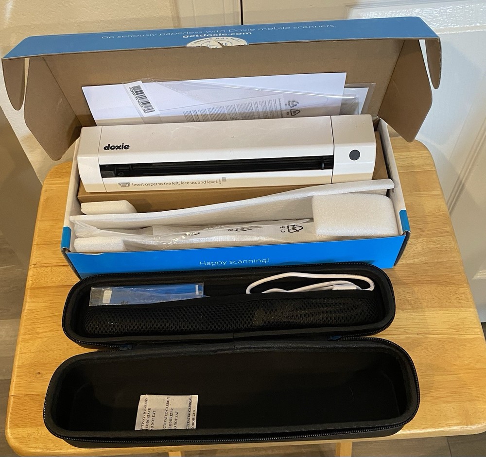 New Doxie Scanner And Case