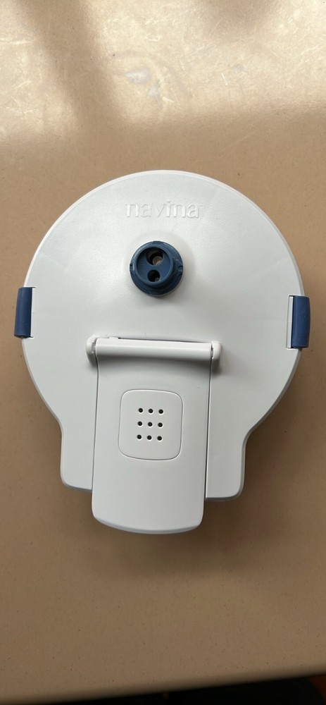 Navina irrigation system water container