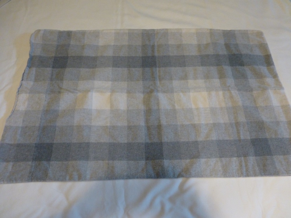 Gray Checked Flannel Pillowcase Portugal