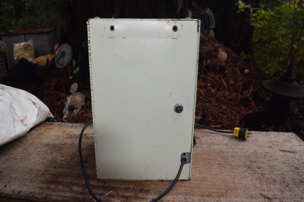 compuvend "Are You Stressed" vending machine