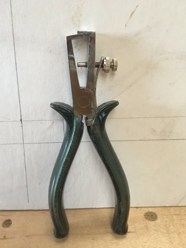 Vintage Black & Decker Fine Adjustable Wire Stripper