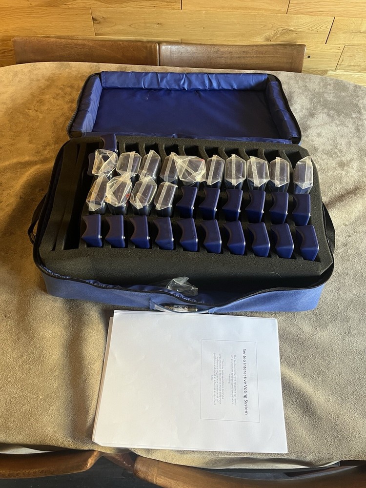 SMART Technologies Senteo 31 Remotes Case and Receiver all working