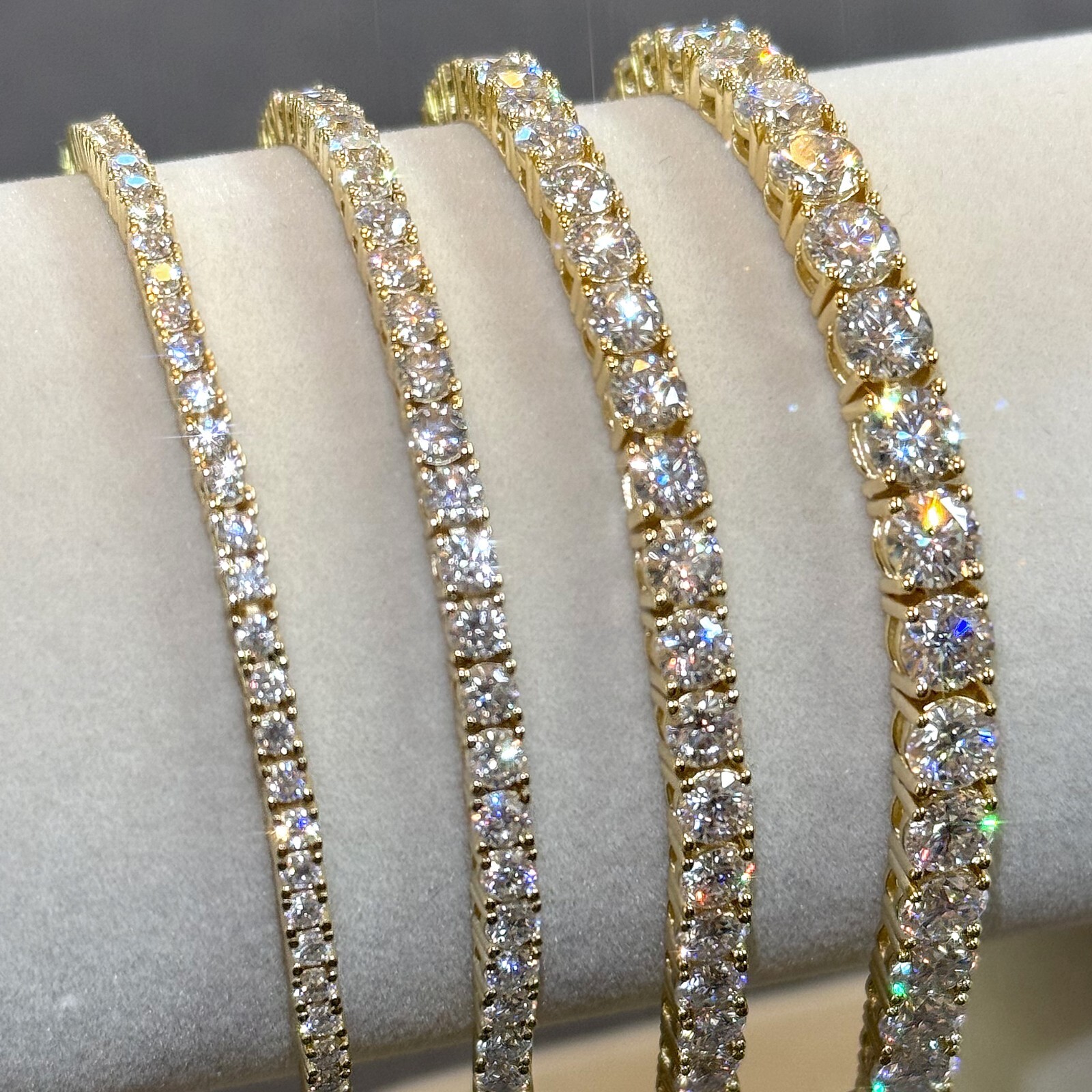 VVS1 Certified Moissanite Tennis Bracelet in 925 Silver