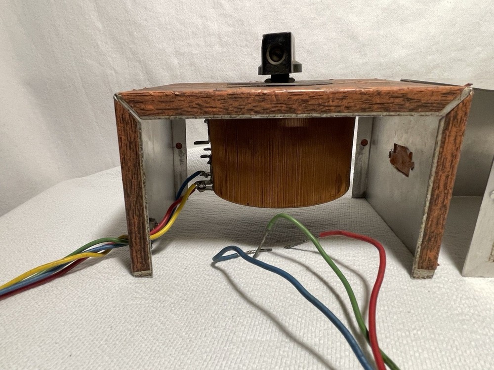 Superior Electric 10B Powerstat Variable Transformer With Cover And Knob