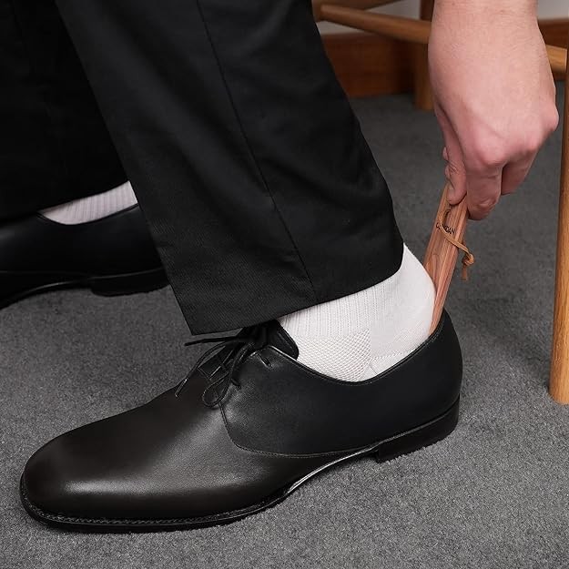 CONSDAN Shoe Horn | USA Grown Solid Cedar Wood Shoe Horn