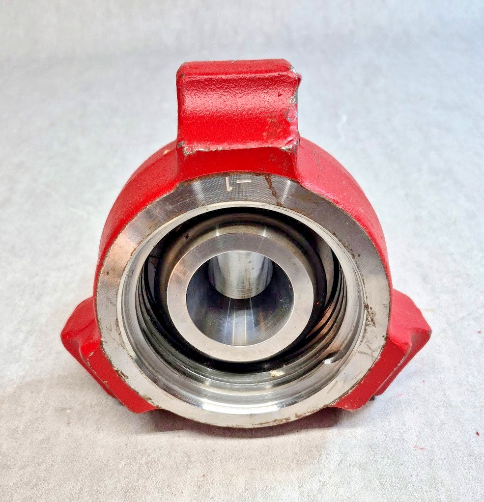 2" Figure 1502 SPM Female Union Configured for a 2" Bull Plug 15,000 psi