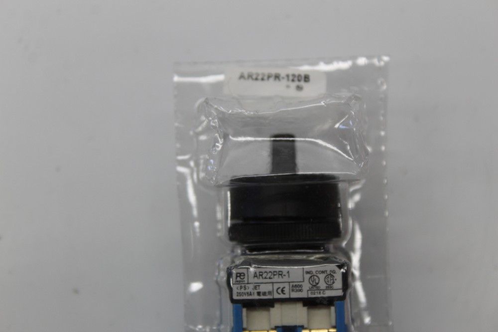 FUJI ELECTRIC AR22PR-120B SELECTOR SWITCH NSMP.