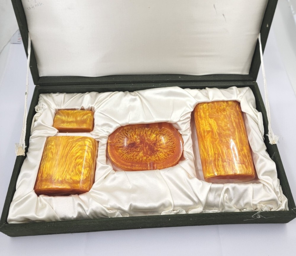 Catalin Lava Smoker Set