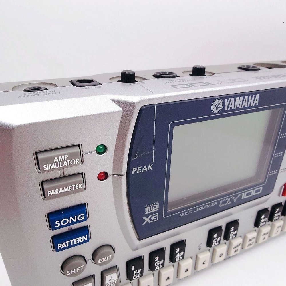 YAMAHA QY100 Sampler Sequencer Sound Module Rhythm Machine #0004