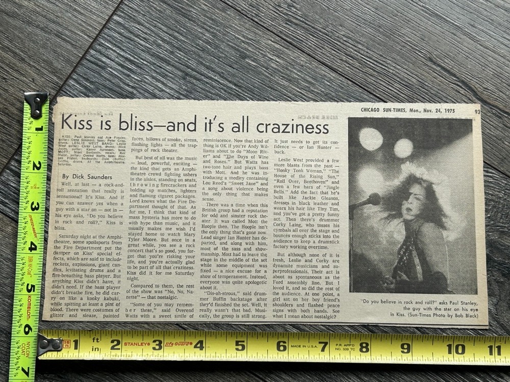 KISS Concert Clipping Review Alive Tour Chicago IL Nov 1975 Vintage Kiss Aucoin