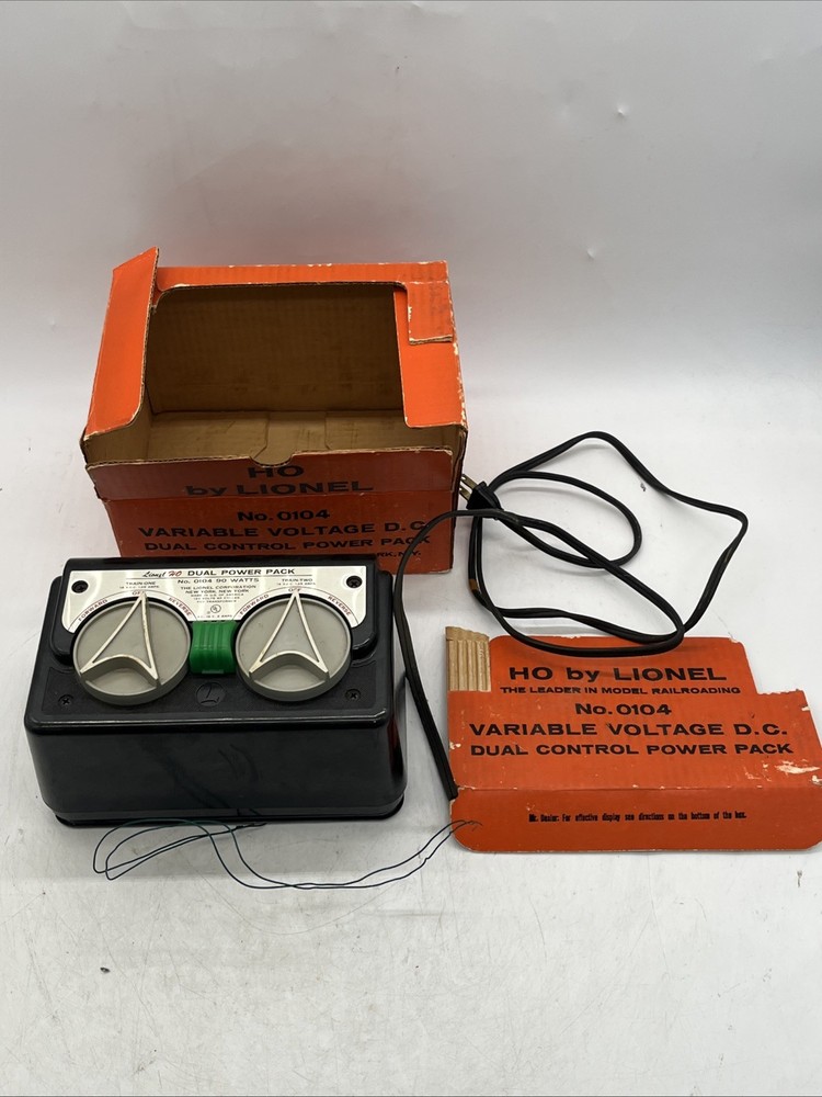 Lionel Variable Voltage Dual Control Power Pack NO: 0104 w/Box