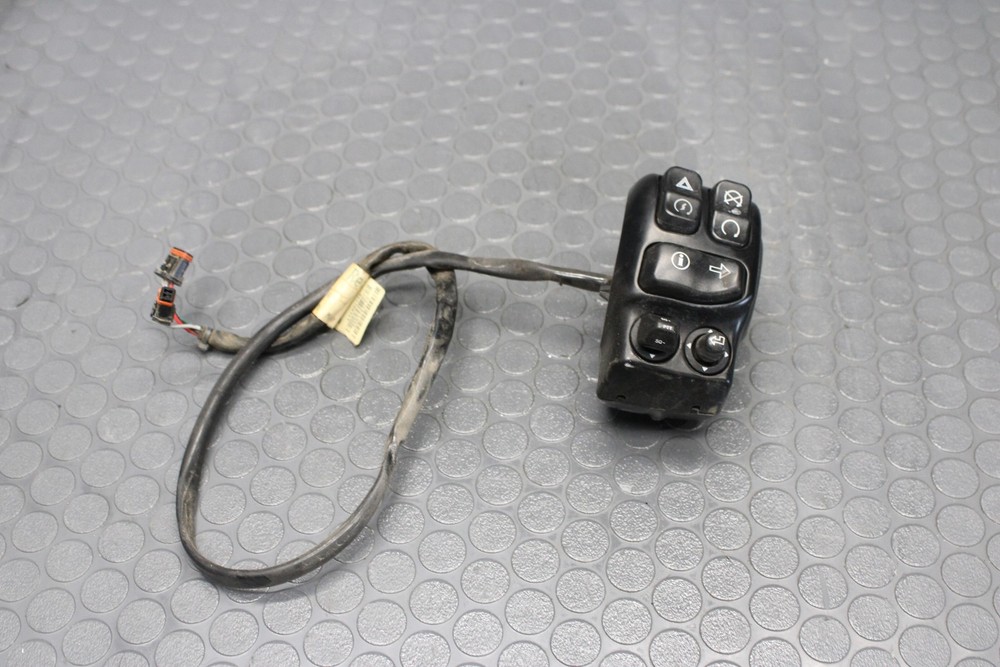 2014-2017 Harley Davidson Electra Ultra Limited Right Control Switch Pack