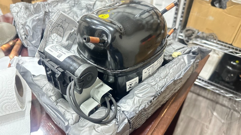 embraco compressor R134a with capacitor and mounting kids