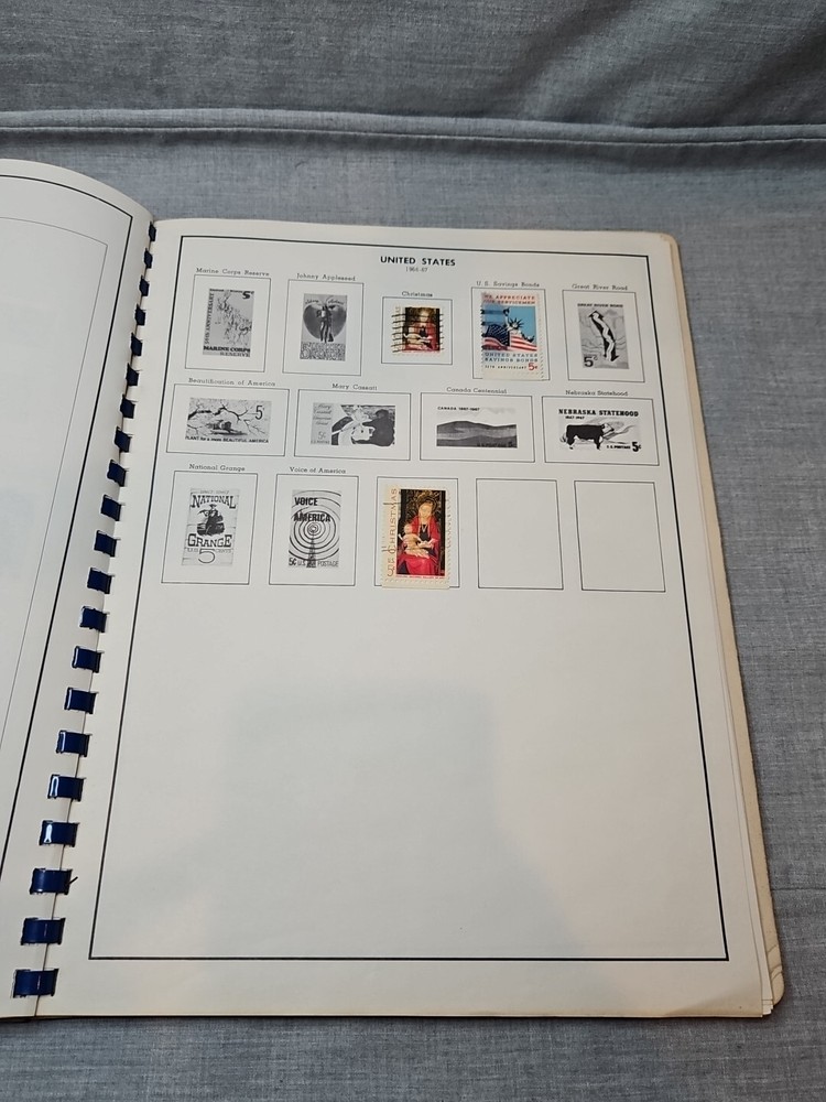 The Harris Freedom Album United States Stamp Book 1967 Read 200 Stamps Included