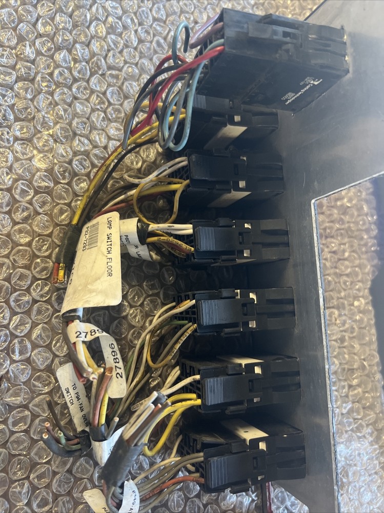 Peterbilt 587 Switch Panel | P/N S64-605