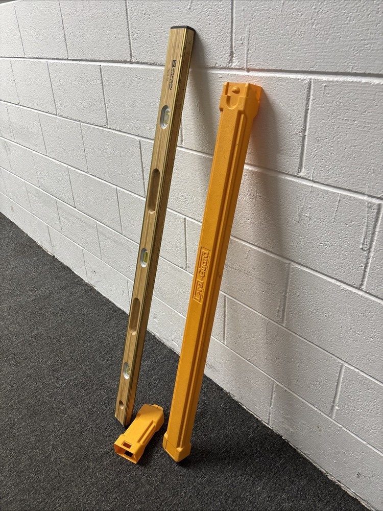 JOHNSON LEVEL & TOOL NO.748 4ft LEVEL WITH CASE