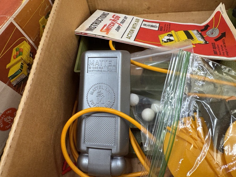 Switch N Go Mattel Dump Truck Set Toy Complete Excellent Condition
