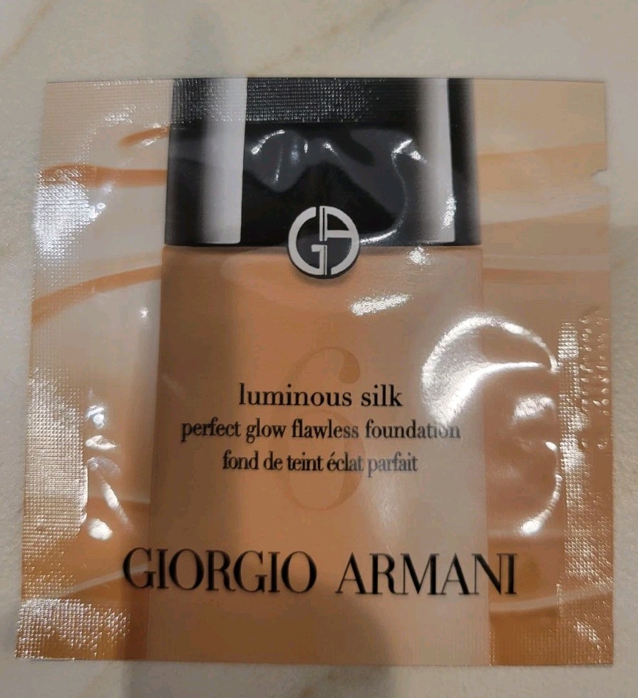 30 x Giorgio Armani #6 Luminous Silk Foundation Sample Packets 1ml (each)