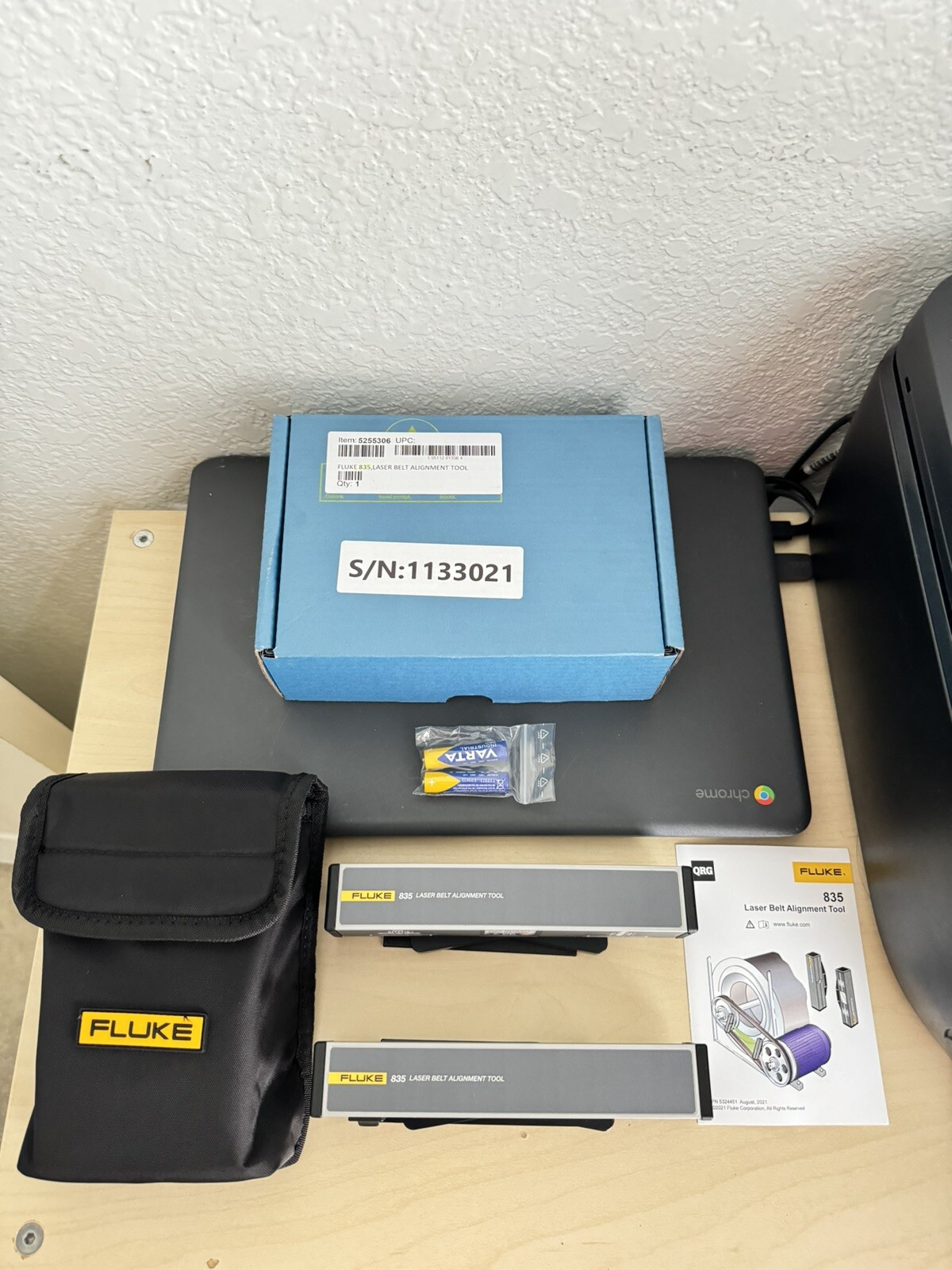 FLUKE 835 LASER BELT ALIGNMENT TOOL W / CASE NEW FACTORY SEALED / FREE SHIPPING