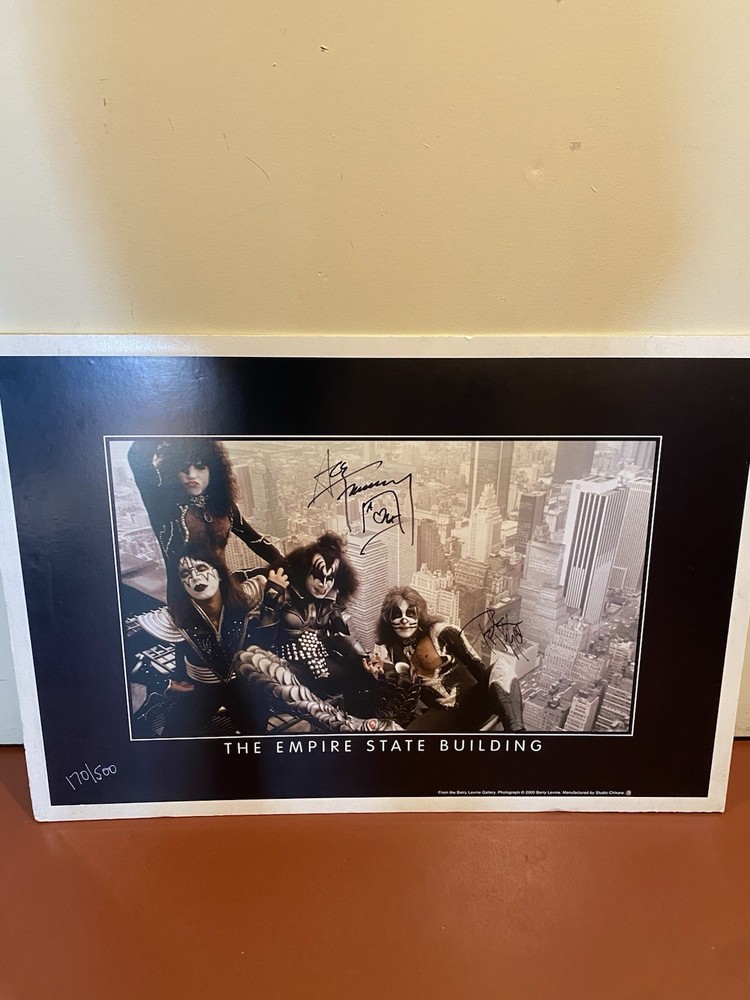 KISS EMPIRE STATE BUILDING BARRY LEVINE LITHIOGRAPH. Signed By Ace And Peter.